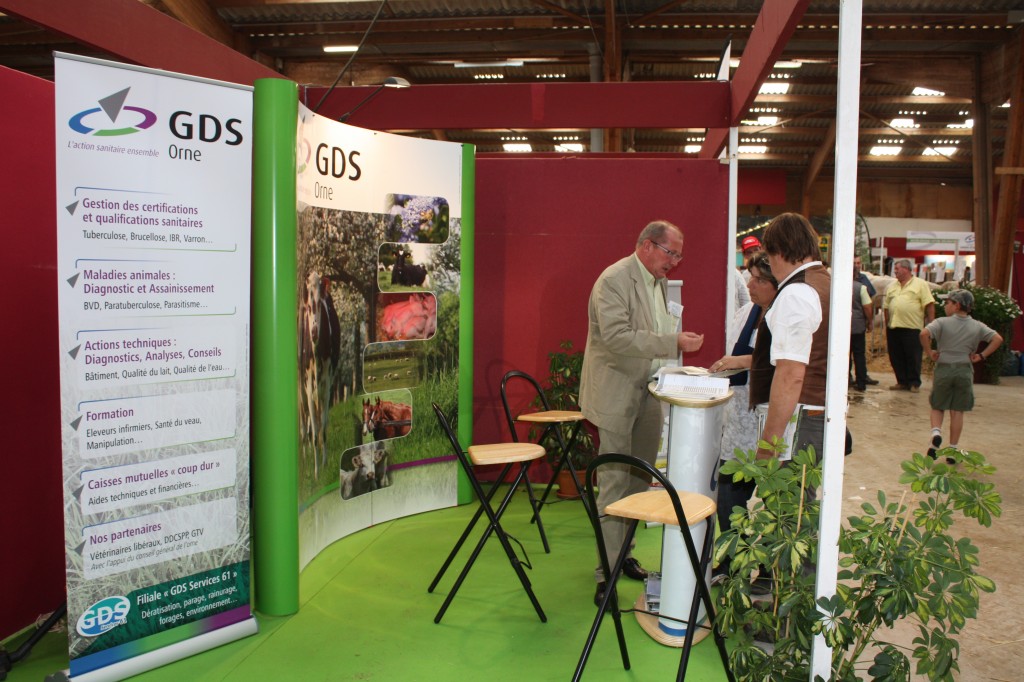 Le GDSCO assure également une mission d'information auprès des éleveurs et apiculteurs